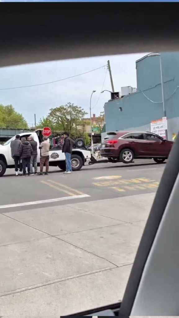 🚨 Avoid Towing Do NOT park in the McDonald’s parking lot unless you are going inside McDonald’s.