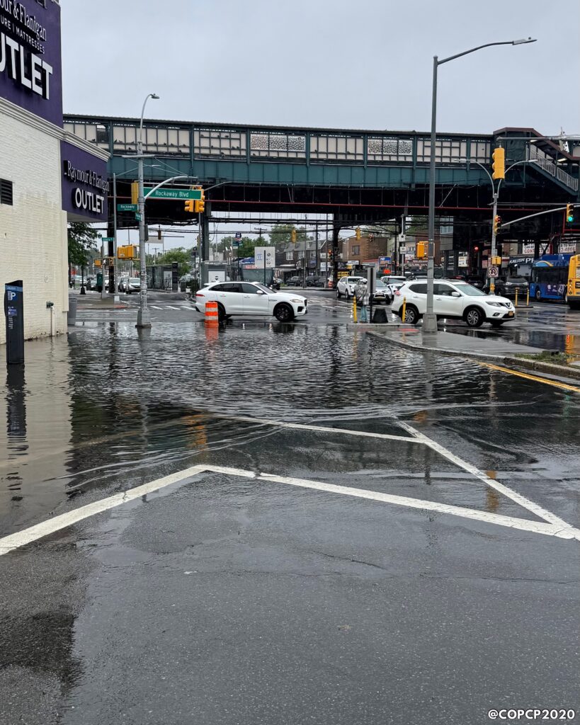 Heads up, street flooding at Woodhaven Blvd and Rockaway Blvd in the eastbound service lane near Raymour…